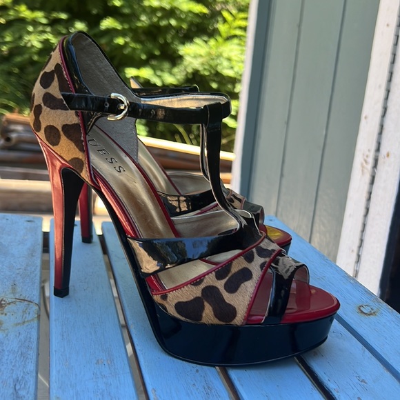 Guess stiletto platform 5” heels. Faux leopard hair and patent leather size 7.5! - Picture 2 of 8